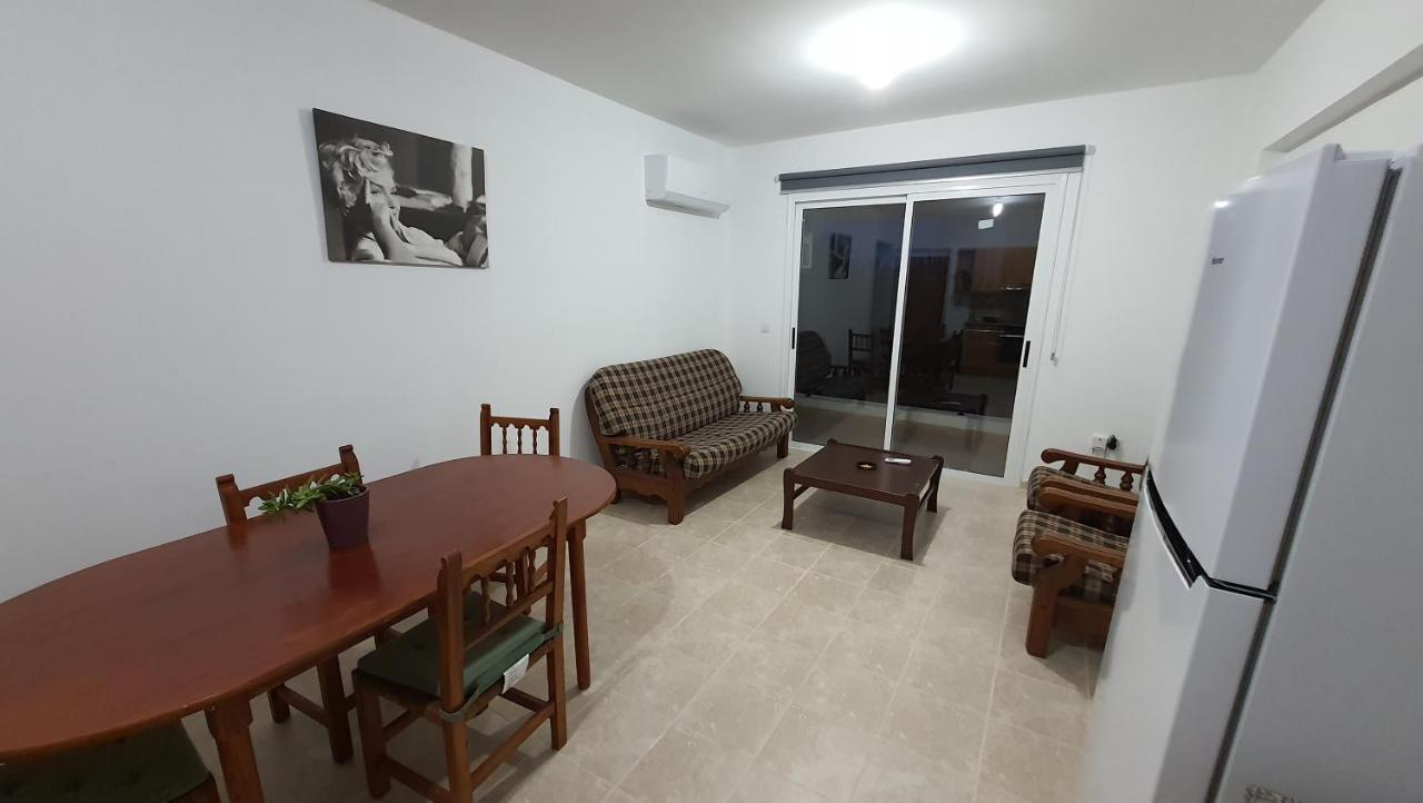 Lovely Apartment At The City Center Of Paphos Eksteriør billede